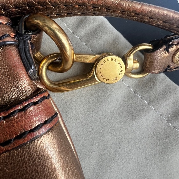Mark by Mark Jacobs Metallic Bronze Crossbody Bag - Picture 3 of 7